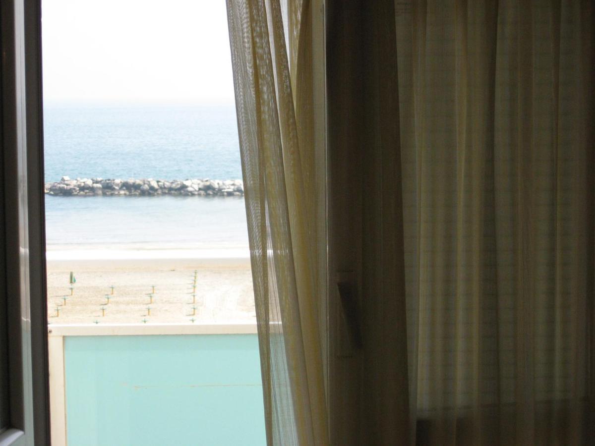 Hotel Rosati ريميني المظهر الخارجي الصورة