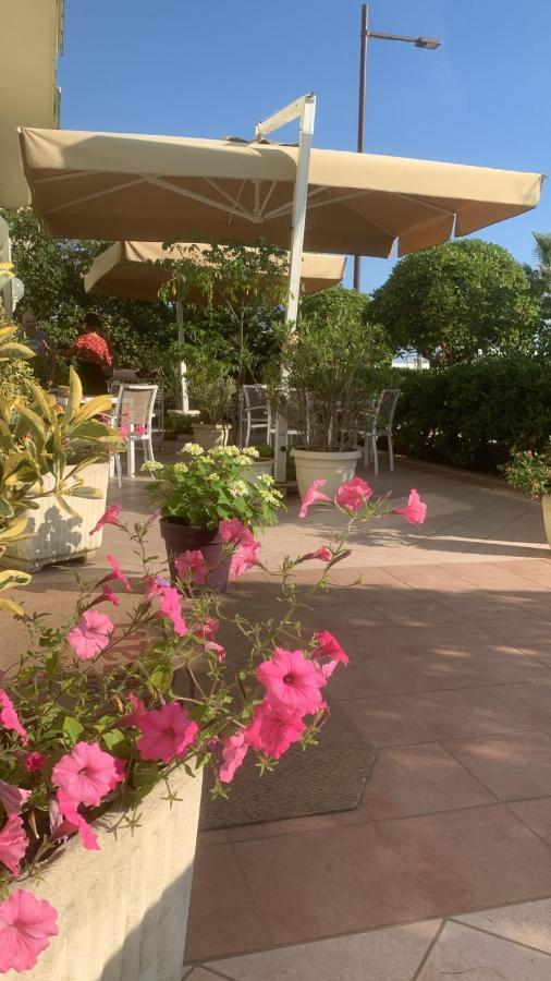 Hotel Rosati ريميني المظهر الخارجي الصورة
